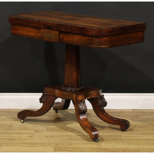 1427 - A Regency rosewood and brass marquetry card table, hinged top enclosing a baize lined playing surfac... 