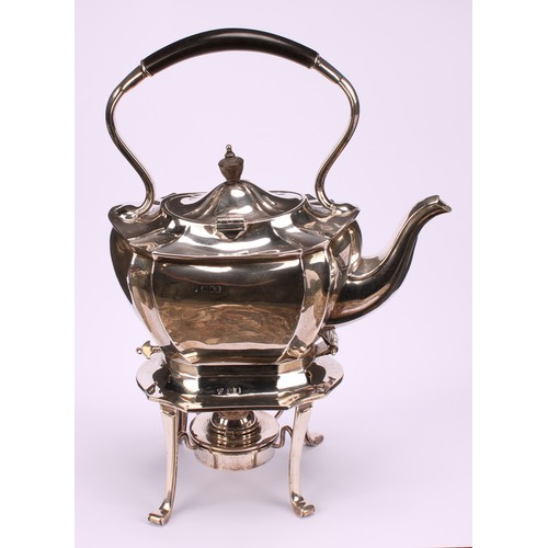 667 - A George V silver spirit kettle, burner and stand, ebonised carry handle and finial, 33cm high, Char... 