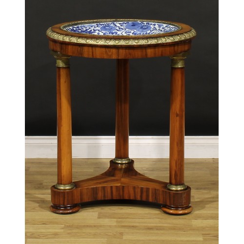 1384 - A 19th century gilt metal mounted rosewood guéridon, circular top inset with a late 17th century Jap... 