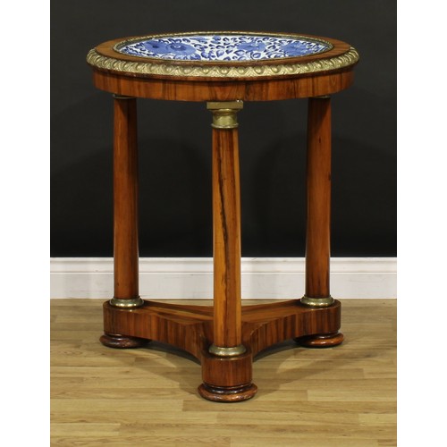 1384 - A 19th century gilt metal mounted rosewood guéridon, circular top inset with a late 17th century Jap... 