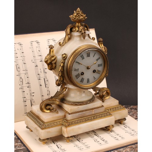 1214 - A 19th century French gilt metal mounted marble mantel clock, 9.5cm circular dial inscribed with Rom... 