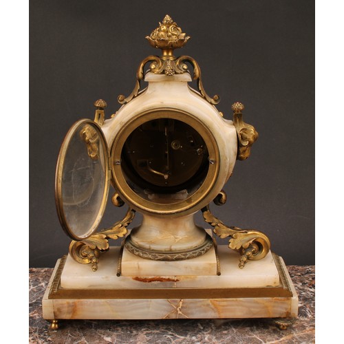 1214 - A 19th century French gilt metal mounted marble mantel clock, 9.5cm circular dial inscribed with Rom... 