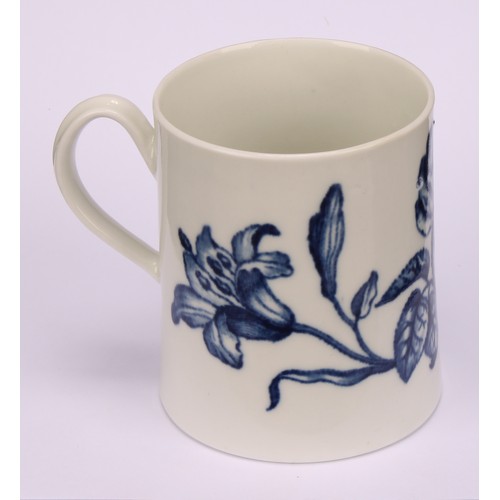 88 - A Worcester Thorny Rose pattern mug, decorated in underglaze blue with large rose and other flowers,... 