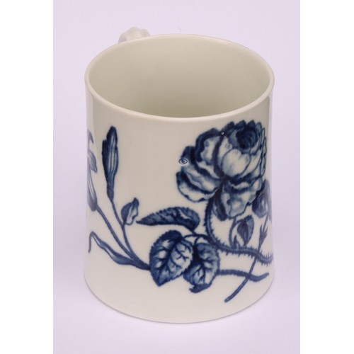 88 - A Worcester Thorny Rose pattern mug, decorated in underglaze blue with large rose and other flowers,... 