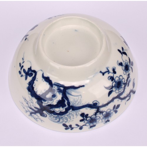 85 - A Worcester Prunus Root pattern circular bowl, printed in underglaze blue with scrolling prunus bran... 