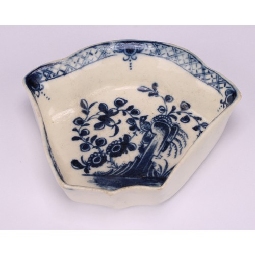 95 - A Worcester Willow Rock Bird hors d’oeuvres dish, in underglaze blue, 7.5cm long, crescent mark, c.1... 