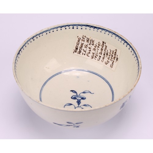 84 - A Worcester Narcissus pattern circular bowl, delicately painted in underglaze blue, crow's foot bord... 