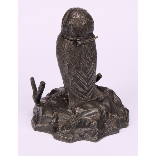 1909 - An early 20th century electro-plated novelty inkwell, as an owl, hinged cover, 13cm high, c.1900