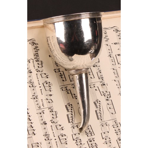 648 - A George III silver wine funnel, quite plain, reeded borders, 14.5cm long, London 1809, 160g