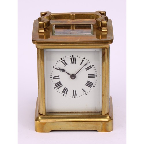 1881 - An early 20th century lacquered brass carriage timepiece, of squat proportions, 5.5cm rectangular en... 