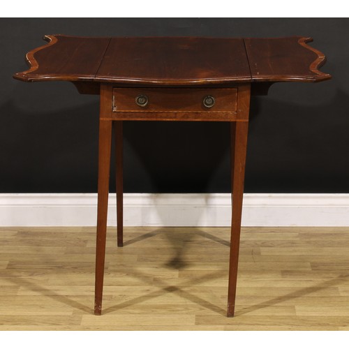 1409 - A George III tulipwood crossbanded mahogany butterfly Pembroke table, serpentine rectangular top wit... 