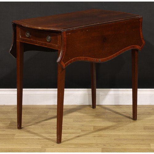 1409 - A George III tulipwood crossbanded mahogany butterfly Pembroke table, serpentine rectangular top wit... 