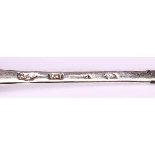 534 - A mid-18th century silver Old English pattern basting spoon, rat-tail bowl, 31cm long