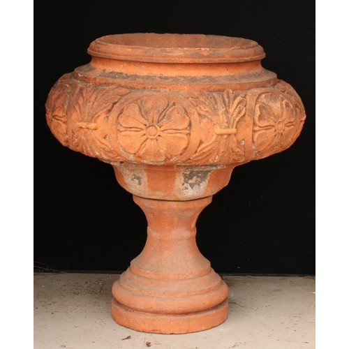 1468 - A terracotta clay and aggregate garden urn, by Hathern Station Brick Company (near Loughborough), mo... 