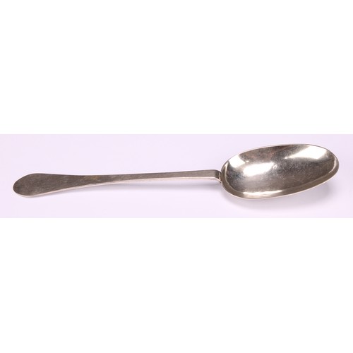 540 - An early 18th century silver Dog Nose pattern spoon, rat tail bowl, 19cm long, maker RP, c.1710