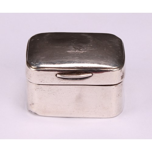 644 - A George III silver rounded rectangular nutmeg grater, quite plain, hinged cover enclosing a steel r... 