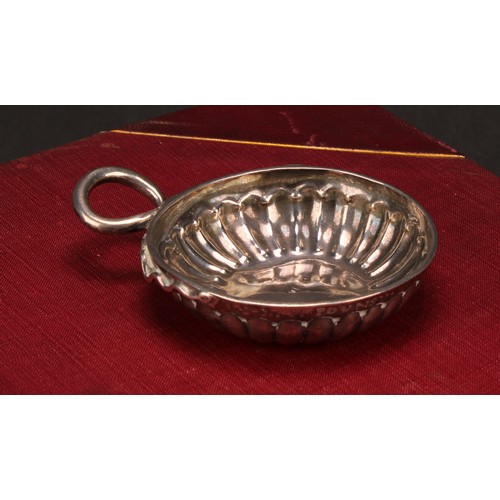 619 - A French silver wine taster, fluted border, serpent loop handle, 7.5cm diam, 18th century, 58g