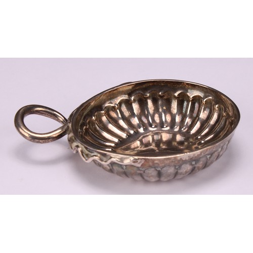 619 - A French silver wine taster, fluted border, serpent loop handle, 7.5cm diam, 18th century, 58g