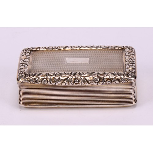 655 - A George IV silver table snuff box, hinged cover, gilt interior inscribed C.O.R - A.A.R. 22. June 19... 