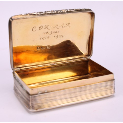 655 - A George IV silver table snuff box, hinged cover, gilt interior inscribed C.O.R - A.A.R. 22. June 19... 