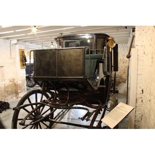 1472 - A Victorian horse drawn Bowman carriage, original upholstery, brass hubs marked KEITES & SONS, 183cm... 