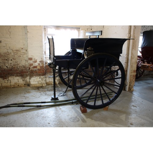 1475 - A late Victorian/Edwardian horse drawn estate managers cart, two side lamps, fall front compartment ... 