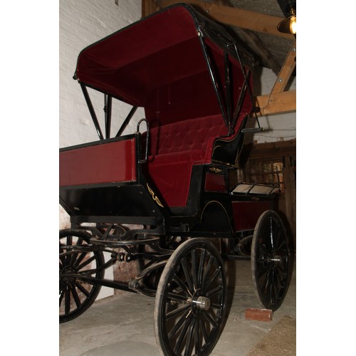 1476 - A 19th century North American horse drawn tall cart or buggy, by Canadian maker Voitures Robert & Fi... 