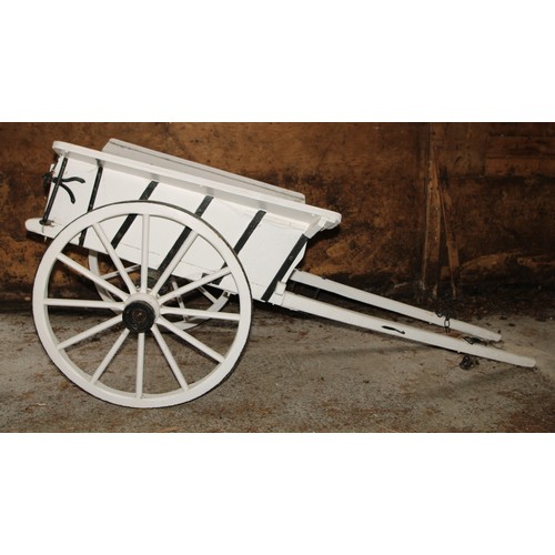 1479 - A 19th century horse drawn farm tipping cart, 150cm wide

***This lot is contained at a property in ... 