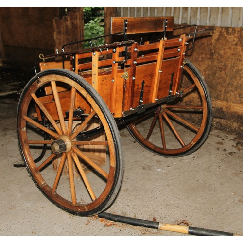 1480 - Early 20th century small pony day cart, brass hubs, basically c.1940

***This lot is contained at a ... 