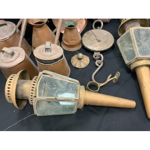 29 - Boxes and objects - A pair of early 20th Century brass trap lamps with bevelled glass panels with et... 