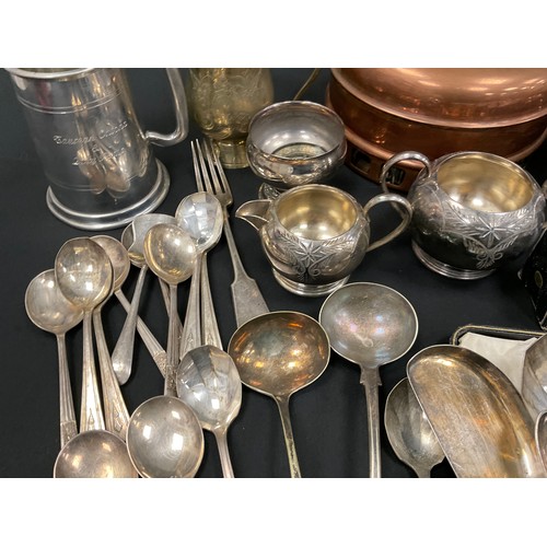 39 - Copper and plate including; three copper kettles, flatware, a set of six desert knives, other sets; ... 