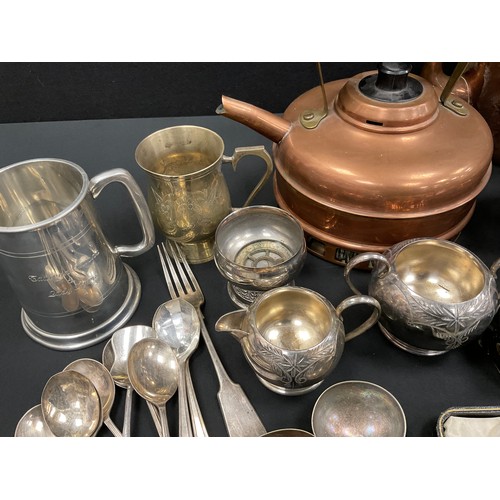 39 - Copper and plate including; three copper kettles, flatware, a set of six desert knives, other sets; ... 