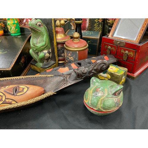 85 - Treen - hand painted and lacquered boxes and objects including; sitting frog bookends, 25cm high, wr... 