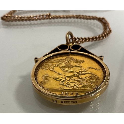 294 - An Elizabeth II sovereign pendant 1965, London mint, 9ct gold mount and chain, 13g gross