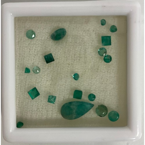 318 - Loose Gemstones  -a parcel of unmounted emeralds in mixed sizes and cuts (incl pear, oval, round and... 