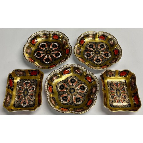 29 - A pair of Royal Crown Derby Imari 1128 pattern rectangular trinket trays, solid gold band, printed m... 