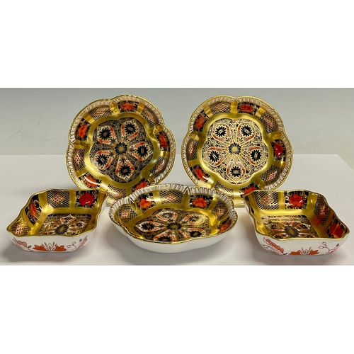 29 - A pair of Royal Crown Derby Imari 1128 pattern rectangular trinket trays, solid gold band, printed m... 