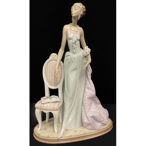 73 - A Lladro figure, A Lady of Taste, number 1495, 37cm, printed and impressed marks