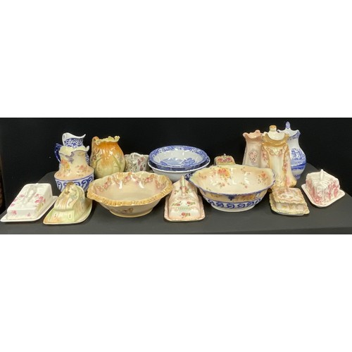 157 - Ceramics - a quantity of Edwardian and later wash jugs and bowls including Spode Italian; a quantity... 