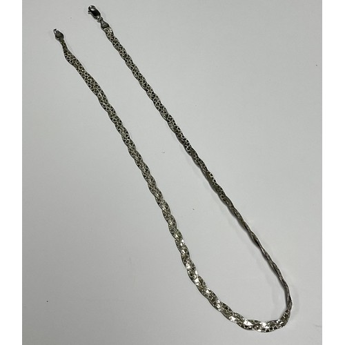 191 - A 9ct white gold necklace, plat double interlinked chain