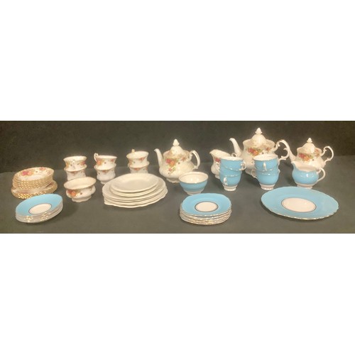 171 - Ceramics - a Royal Albert Old Country Roses tea and coffee service, comprising teapot, coffee pot, c... 