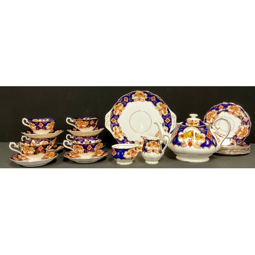 175 - A Royal Albert Heritage Heirloom tea service for five