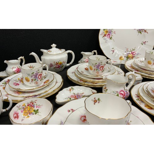 65 - An extensive Royal Crown Derby posies pattern table service inc small teapot, assorted cups and auce... 