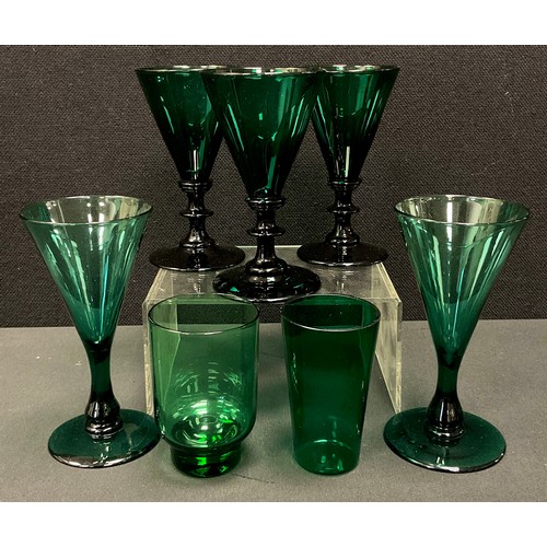 47 - Glass- A pair of Georgian emerald wine glasses, other pair similar; 19th century and later glass war... 