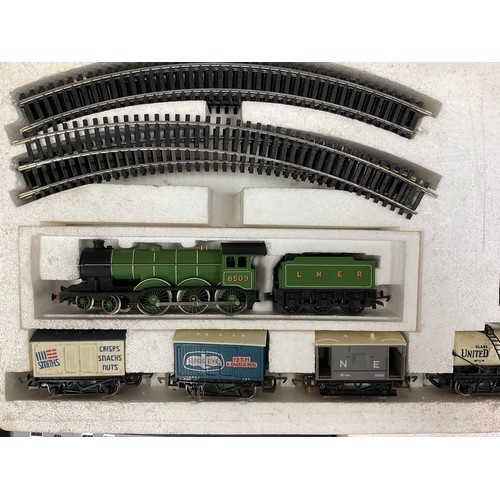 180 - Hornby - Hornby electric train set LNER Heavy goods, 00 gauge inner-city buffet car, inner-city slee... 