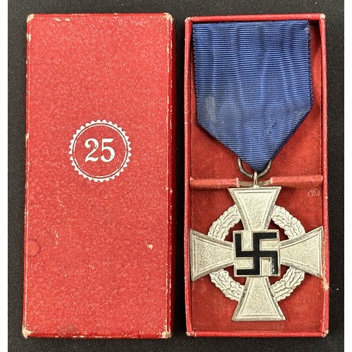 2075 - WW2 Third Reich Cased Treue Dienst Ehrenzeichen, 25 Jahre - Faithful Service Award, 25 years. Case i... 