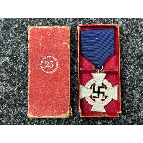 2076 - WW2 Third Reich Cased Treue Dienst Ehrenzeichen, 25 Jahre - Faithful Service Award, 25 years. Comple... 