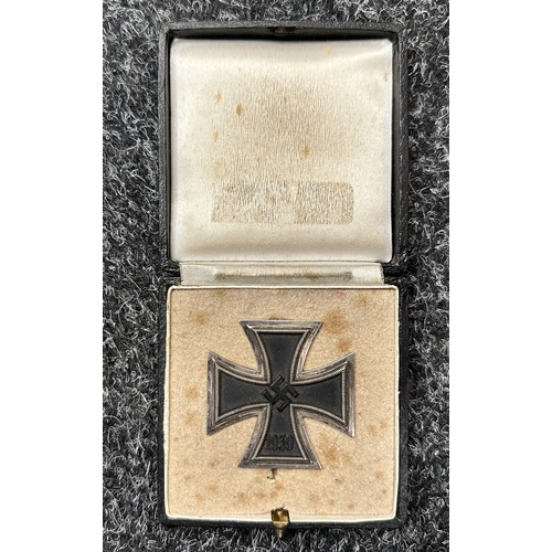 2088 - WW2 Third Reich Eisernes Kreuz 1. Klasse Iron Cross 1st class 1939 complete in case of issue. No mak... 