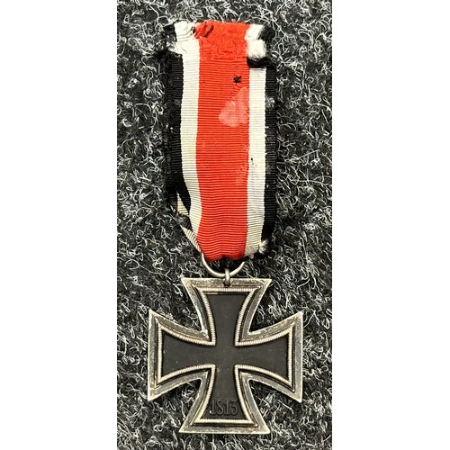 2089 - WW2 Third Reich Eisernes Kreuz 2 Klasse Iron Cross 2nd class 1939 complete with ribbon. Maker marked... 