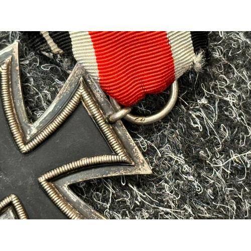 2089 - WW2 Third Reich Eisernes Kreuz 2 Klasse Iron Cross 2nd class 1939 complete with ribbon. Maker marked... 